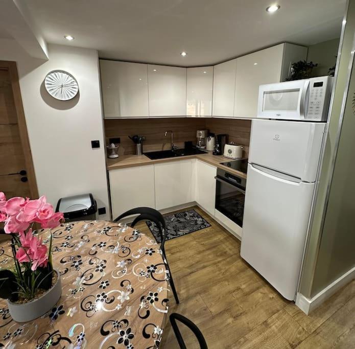 Le Briand Appartement 4Etoiles Nancy Thermal Cosy Avec Terrasse Wifi Exterior photo