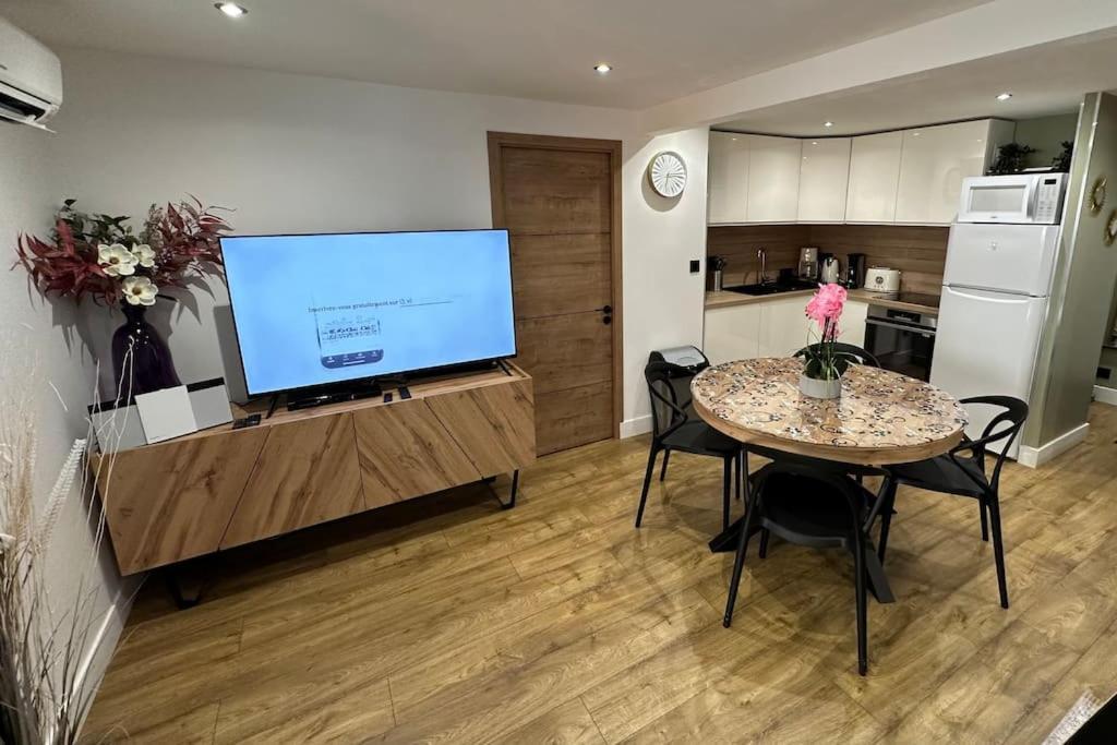 Le Briand Appartement 4Etoiles Nancy Thermal Cosy Avec Terrasse Wifi Exterior photo